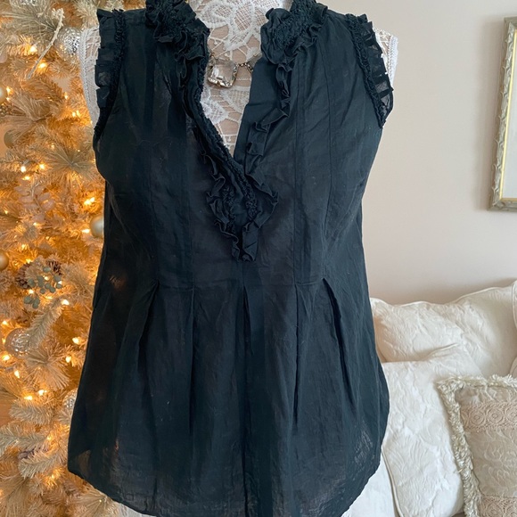 $79 Retail Loft Top - Picture 3 of 3